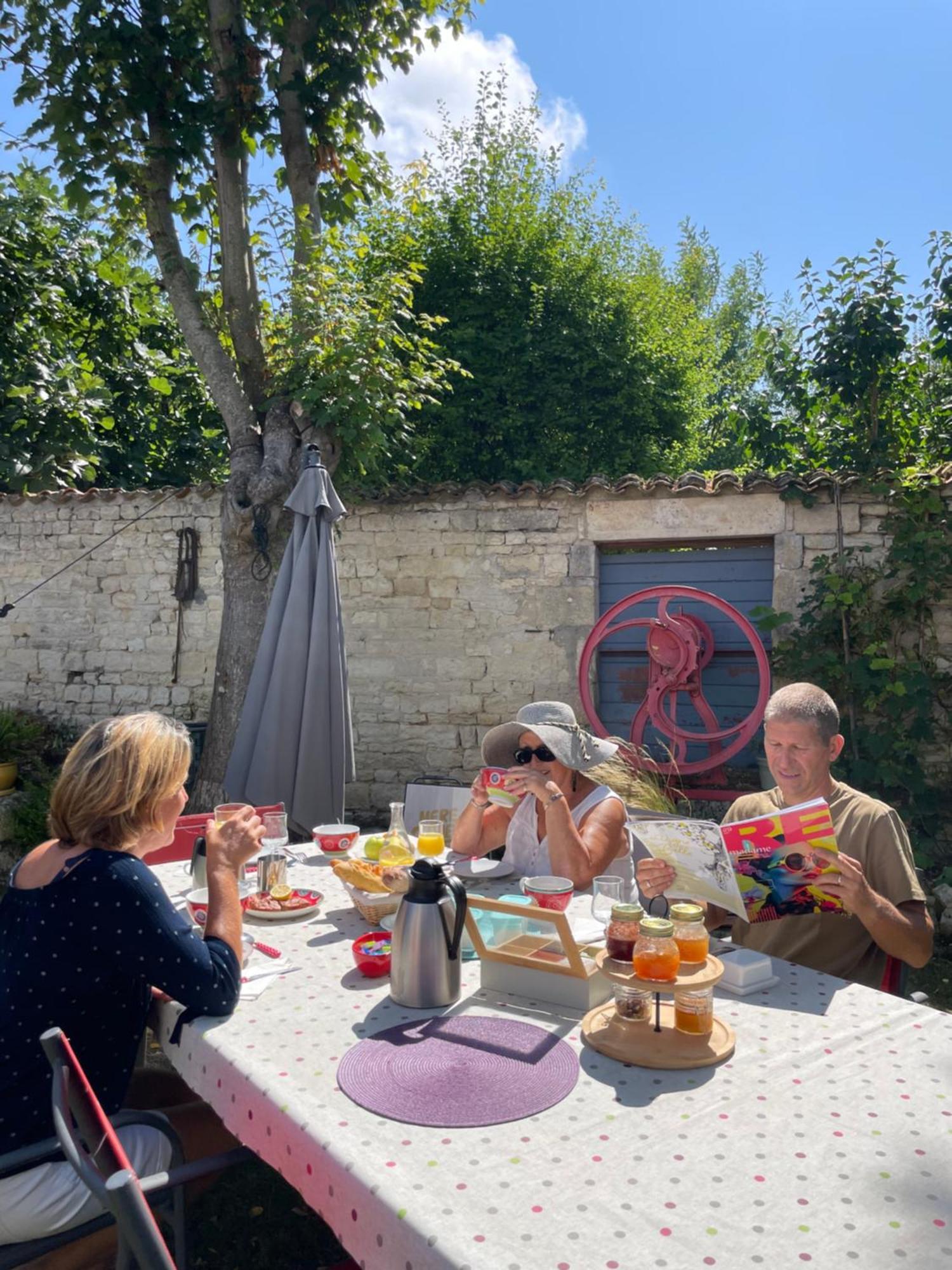 L'Escale Bed and Breakfast La Jarrie Εξωτερικό φωτογραφία